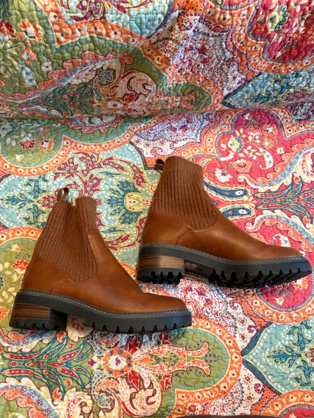 Universal Thread Chestnut Tan Rib-Knit Chelsea Booties - Picture 3 of 4